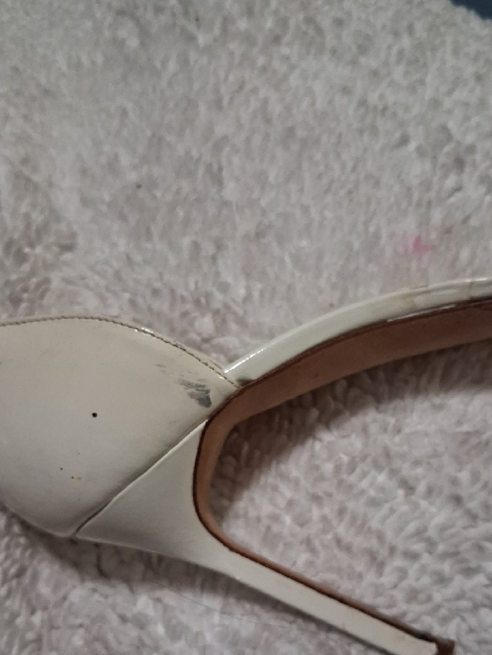 Manolo Blahnik Cream D'Orsay Open-Toe Stiletto Heels - Picture 6 of 9
